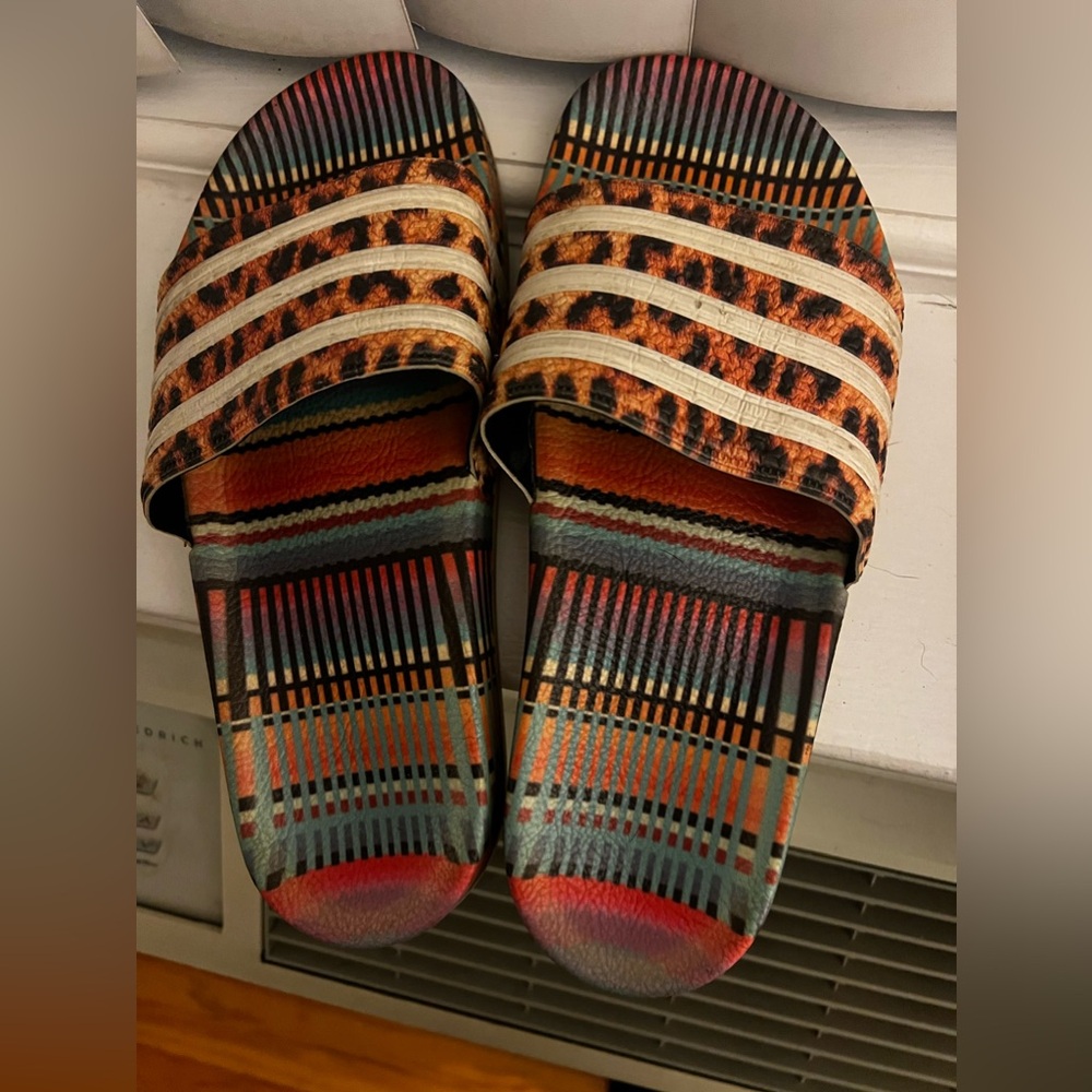 Colored leopard slides sandals